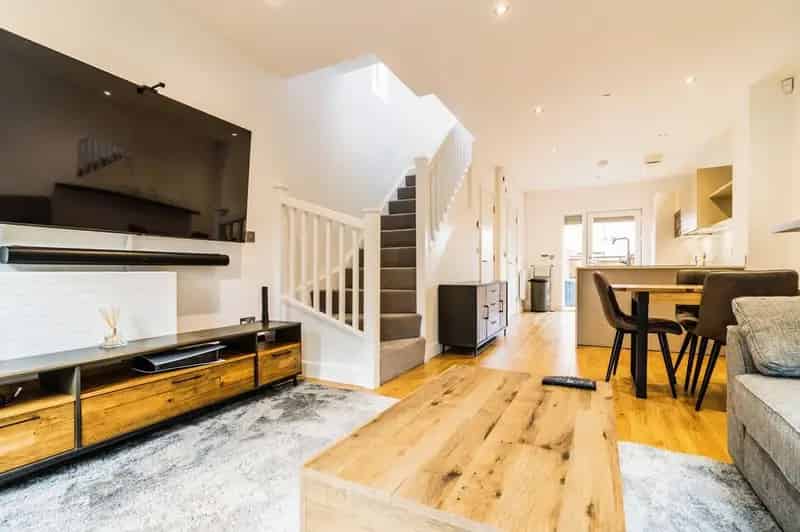 3 Bedroom House to Rent Salford Central Near Spinningfields