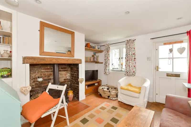 2 bedroom cottage for sale
