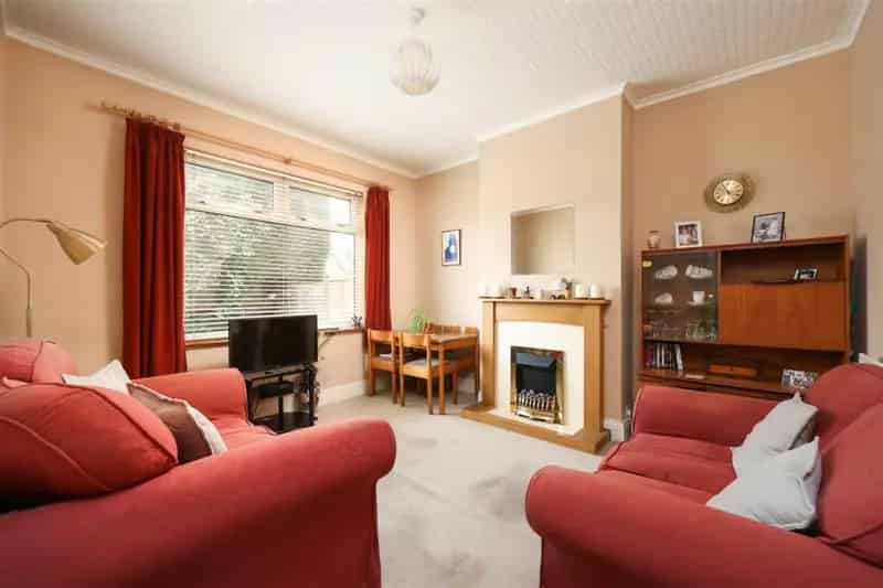 3 Bedroom 1920s Semi-Detached House for Sale