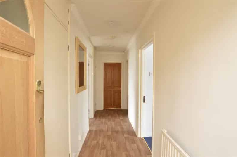 2 Bedroom Flat near Kingsbury Tube Station