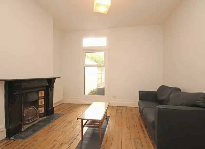 One Bed Garden Flat Brixton - Private Garden Wooden Floors