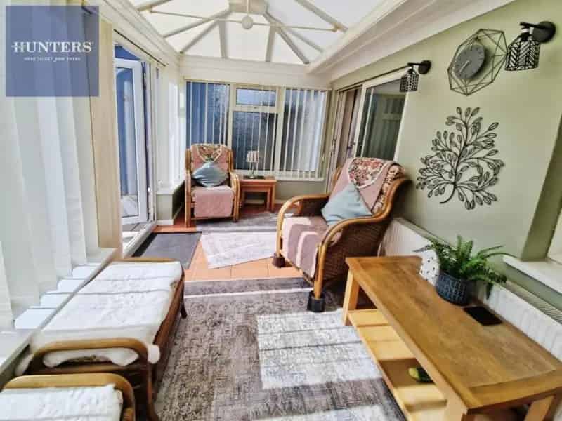 2 bed house for sale