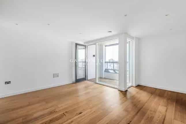 Luxury 3-Bed Apartment near Holland Park