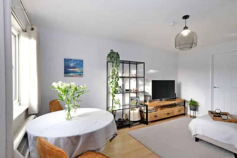 Superb End Terrace Villa in Bridge of Don Aberdeen