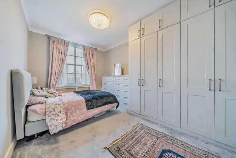 Flat For Sale , 3-21, Finchley Road, London, England