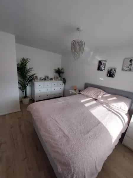 3 Bed Semi Detached House Up Down Toilets