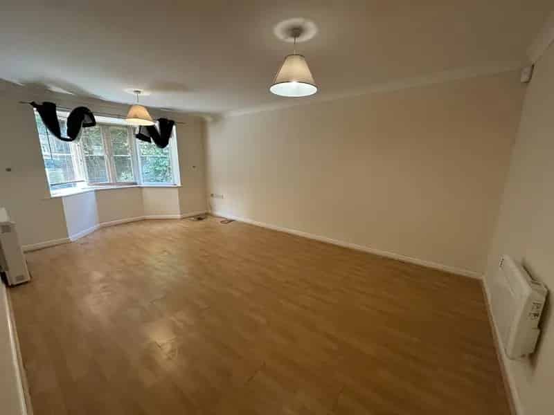 2 Bedroom Ground Floor Flat to Rent