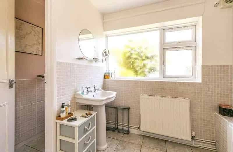 2 Bed Flat for Sale near Alexandra Park