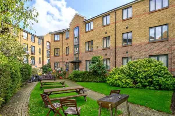 3 Bedroom Apartment for Sale in Whitechapel Gated Development