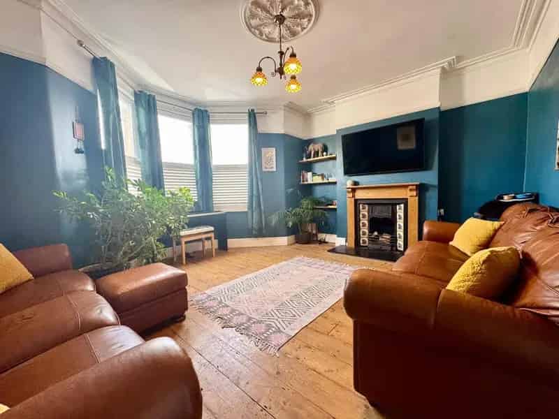 3 Bedroom Semi Detached House for Sale Bishopsworth
