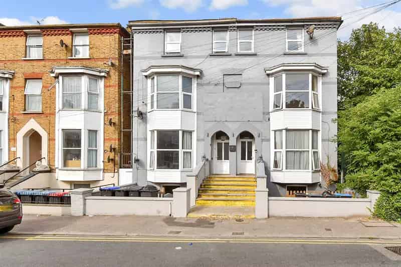 7 bedroom semi-detached house for sale