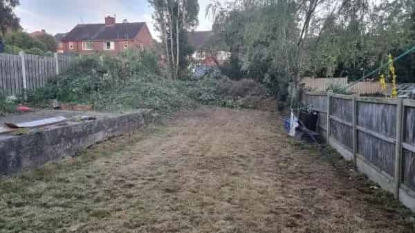 2 Bed Semi-Bungalow Large Garden Near Amenities