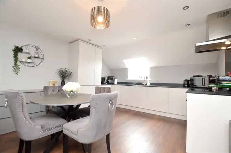 Flat For Sale , Leeds, England