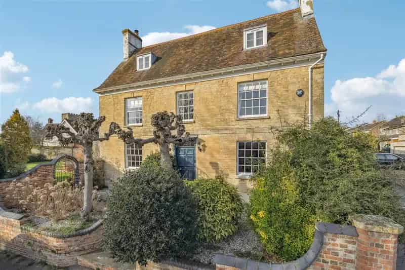 Grade II Listed 5 Bedroom Georgian House with Orangery