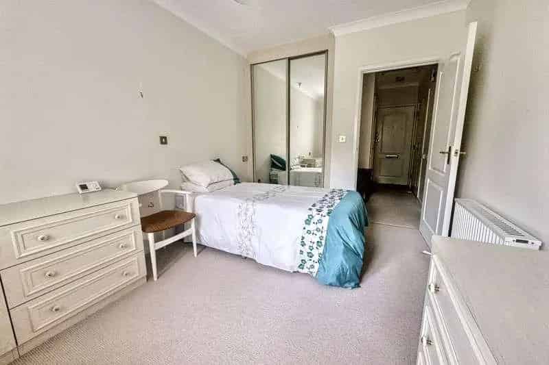 1 Bed Retirement Apartment Near Ferndown Town Centre