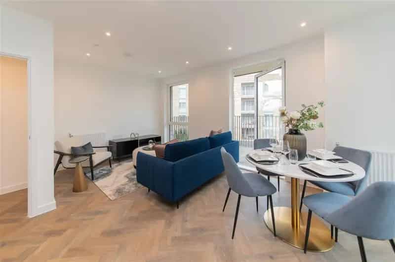 2 Bedroom Flat House to Rent Extra Parking Space Included