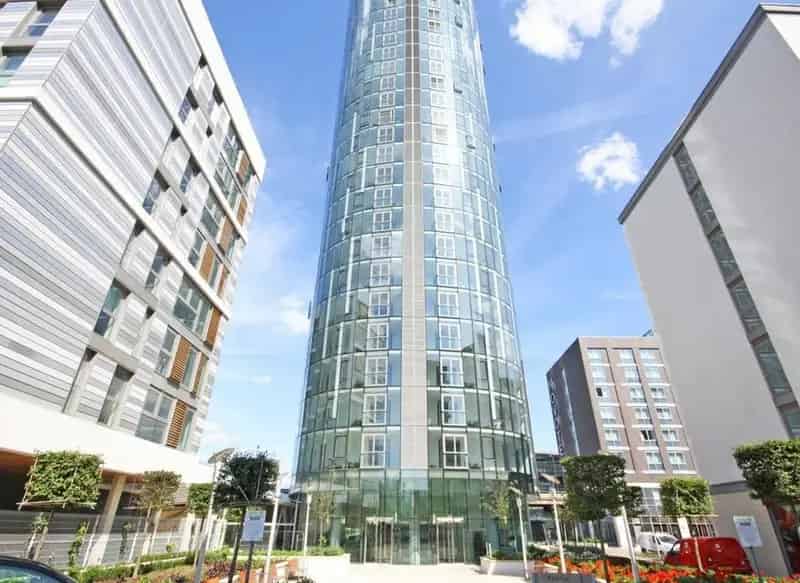 Modern 2-Bed Apartment Near Brentford High Street