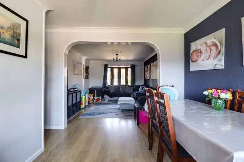 3 Bed House for Sale in South Ascot Near Train Station