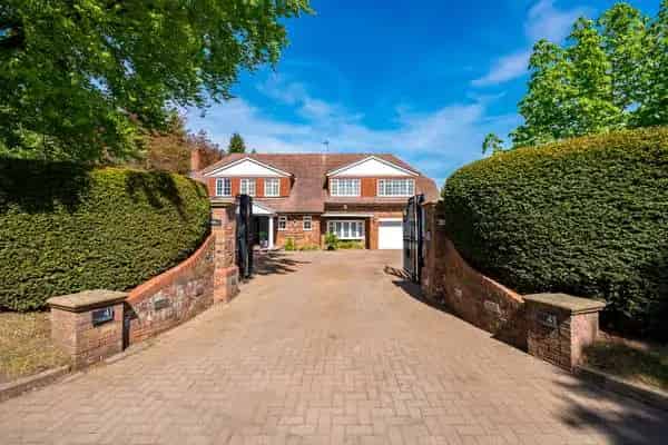 Heybridge Lane, Prestbury, Macclesfield, Cheshire, SK10 4ES | Property for sale | Savills