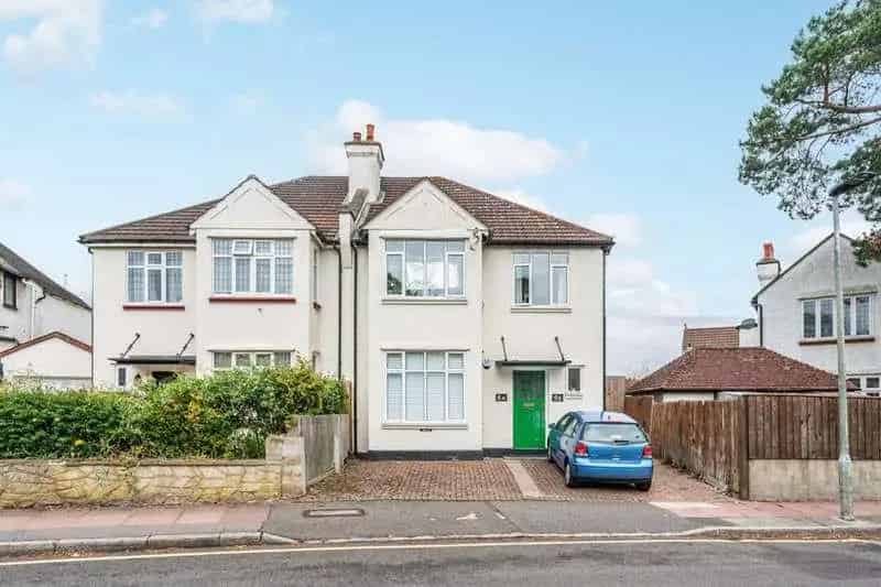 2 Bed Flat for Sale near Bromley South Station