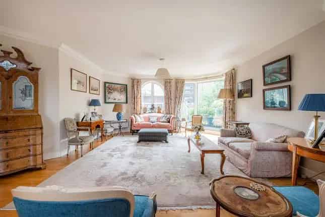 Luxury 4000 sq ft Apartment for Sale in Avenue Road St Johns Wood