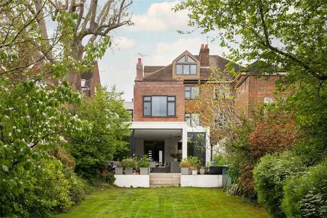 Family Home in Chiswick Near Thames