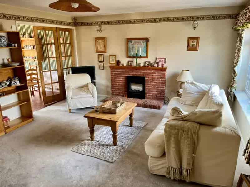 3 Bed House for Sale Near Merton Primary School