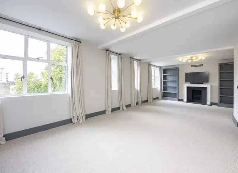 3 Bedroom 3 Bathroom Refurbished Flat