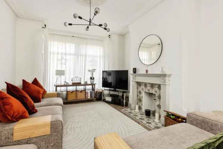 4 Double Bedroom Period Property with Landscaped Garden