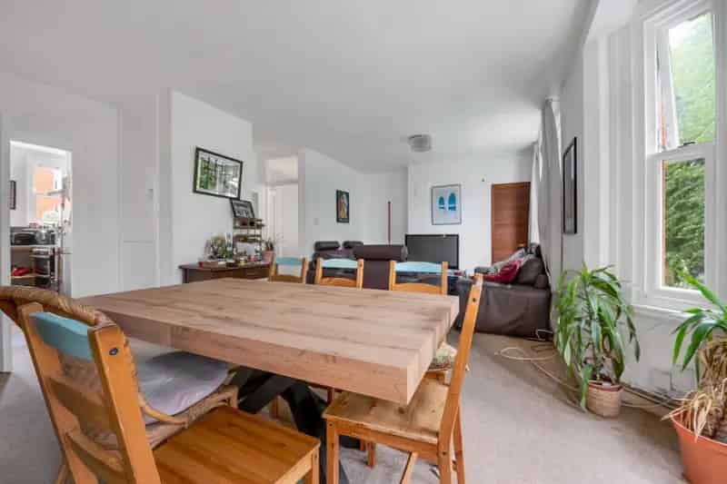 3 bedroom Flat
 To Let