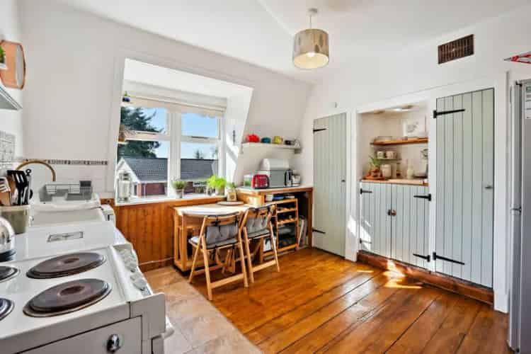 Charming 2-Bedroom Flat in Cambusbarron Near Stirling