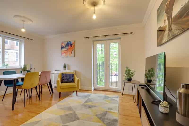 2 Bedroom Apartment House to Rent Near Reading Station