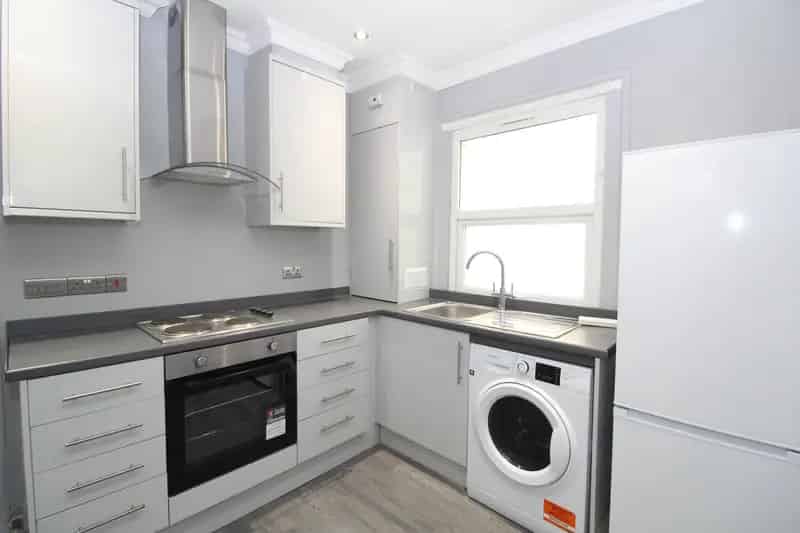 Refurbished Tooting Apartment Spacious Double Bedroom Private Terrace