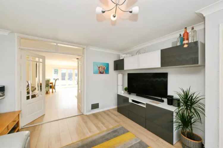5 Bedroom Extended Family Home Hoddesdon