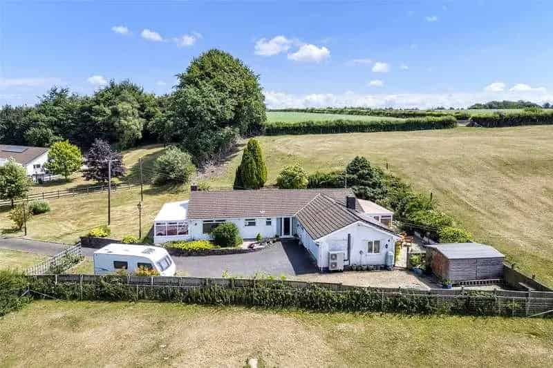 3 Bedroom Detached Bungalow For Sale