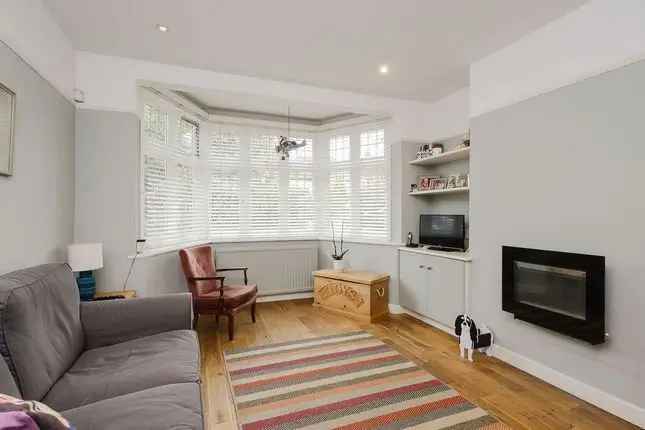 Four Bedroom Detached House in West Wimbledon