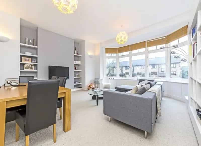 Two Double Bedroom Apartment Near Surbiton High Street