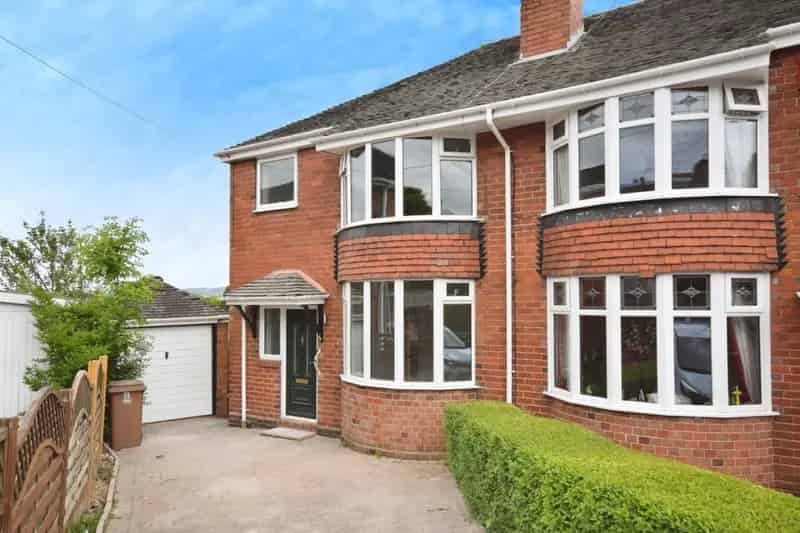 3 Bedroom House To Rent
