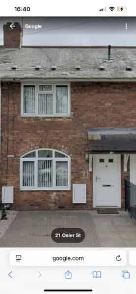 2 Bed House in Quiet Street Large Garden