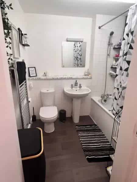 Spacious House Near London Hospitals and Schools