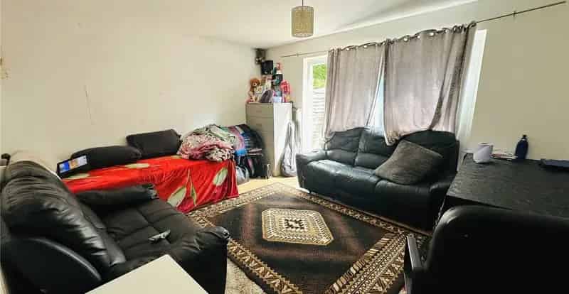 2 bedroom property for sale