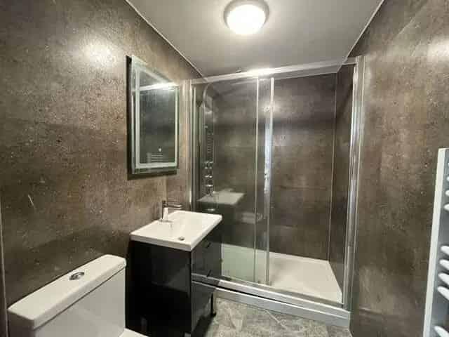2 Bedroom Apartment Lime Tree Way Available Now