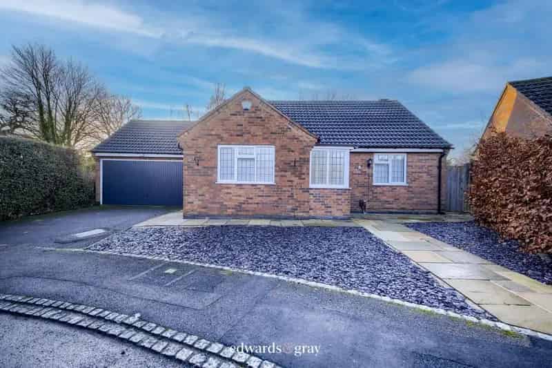 2 Bedroom Detached Bungalow for Sale