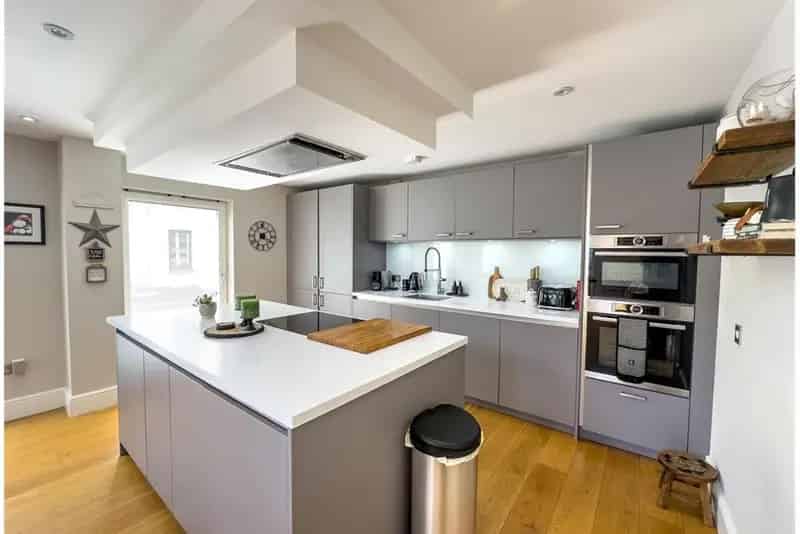 4 Bed Maisonette 2 Reception Rooms Kirkcaldy