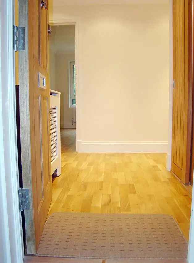 2 Bedroom Apartment Near Jubilee Underground
