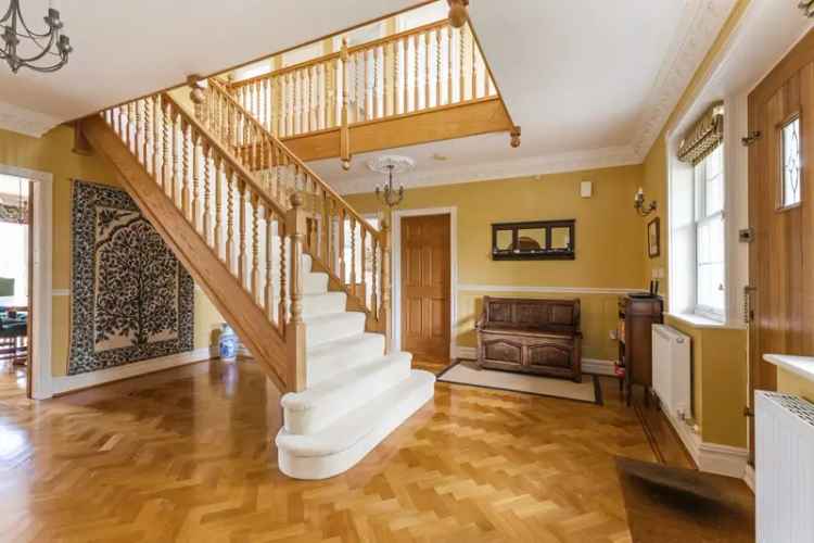 5 Bedroom Detached House for Sale Near Stonegate Station