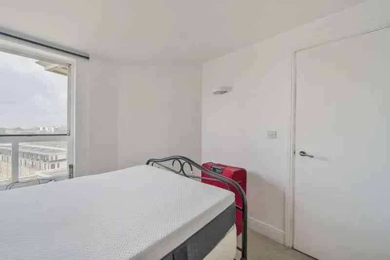 2 Bed Flat for Sale near Aldgate