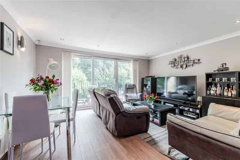 5 Bedroom House in Horsforth with Granny Annexe