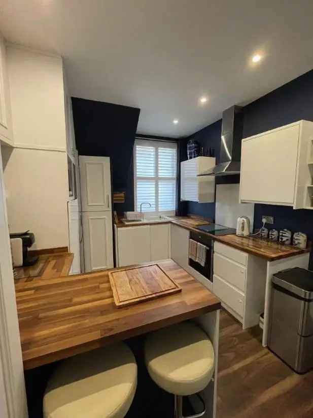 2 bed flat for sale