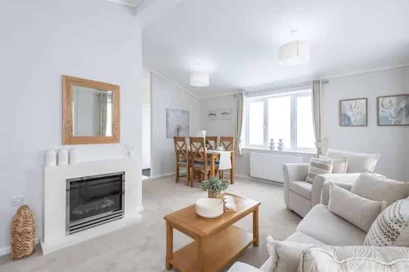 2 Bed Park Home for Sale Garstons Park Tilehurst
